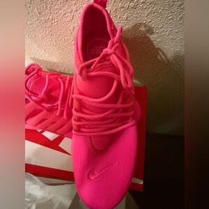 Nike Women's Bright Pink Sneakers